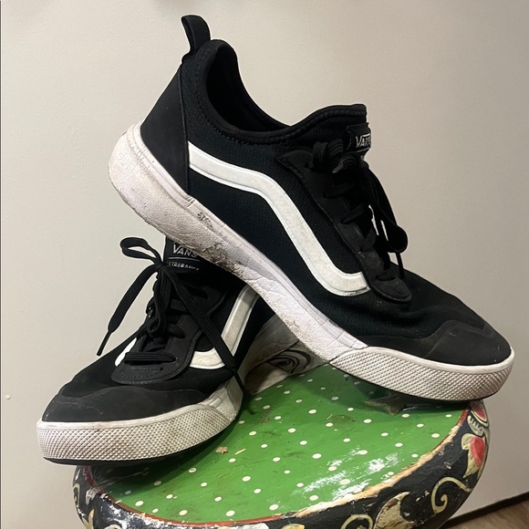 Vans Classic Black and White Low-Tops Ultrarange Cush skate run walk Shaka surf - Picture 5 of 7